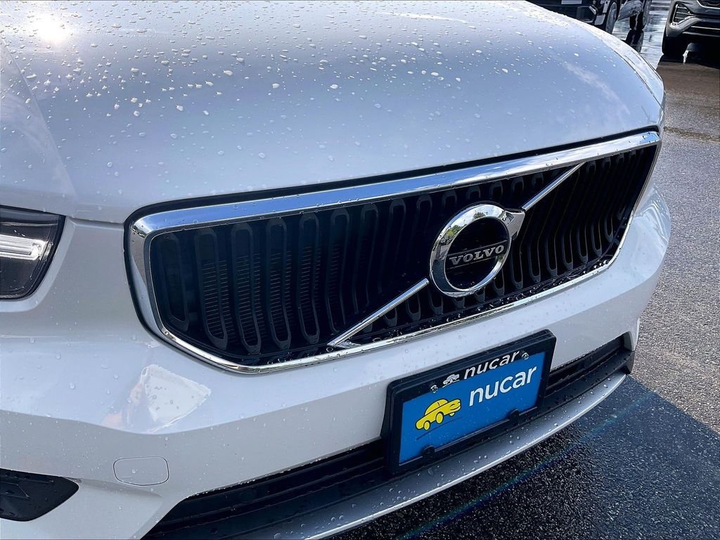 Used 2020 White Volvo Momentum image 29
