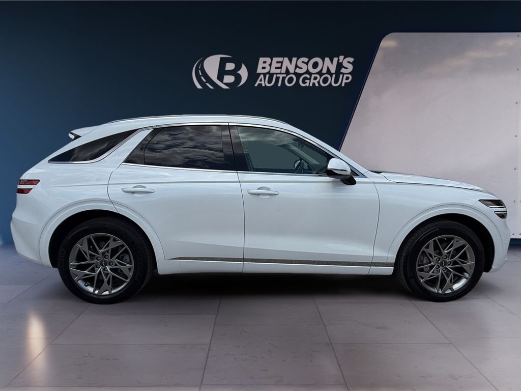 Used 2025 White Genesis 2.5T image 6
