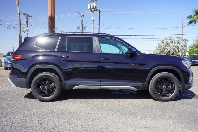 New 2026 Deep Black Pearl Volkswagen 2.0T Peak Edition image 4