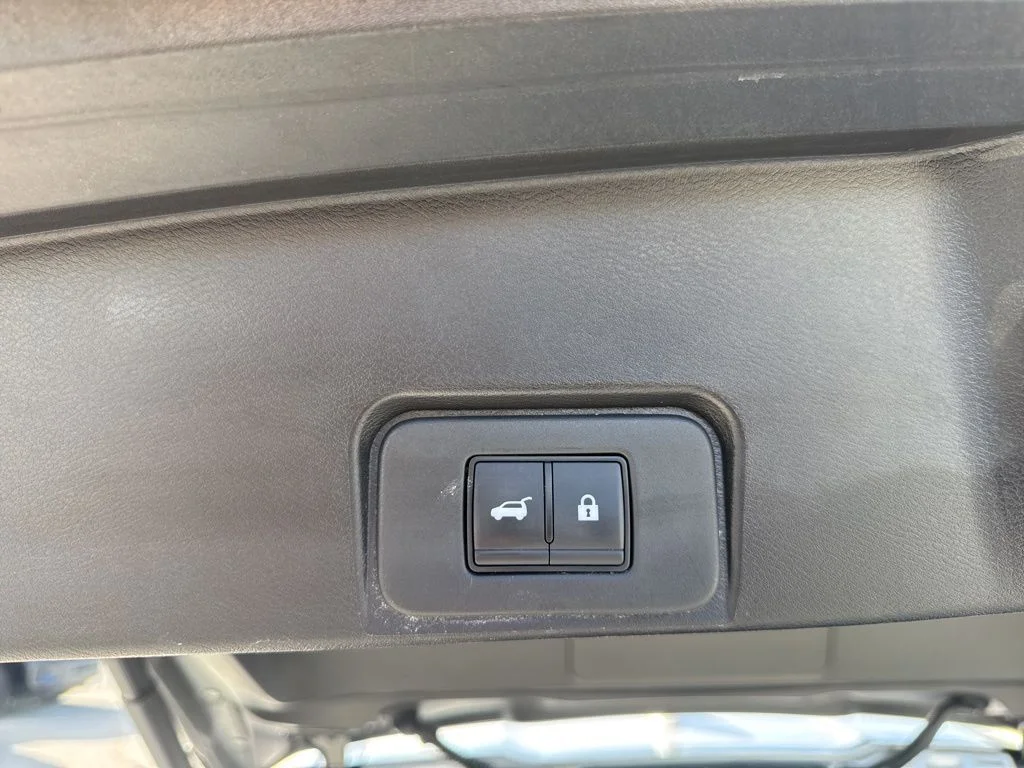 Used 2025 Silver Nissan SV image 27