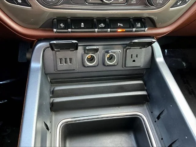 Used 2015 Black Chevrolet  image 19