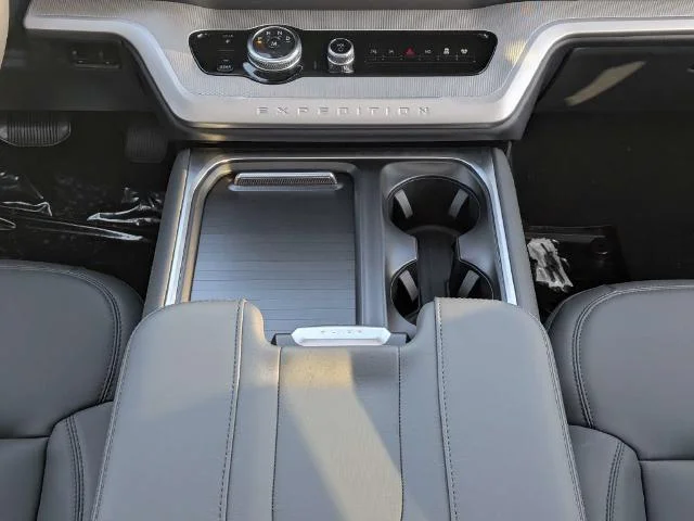 New 2026 Oxford White Ford Active image 39