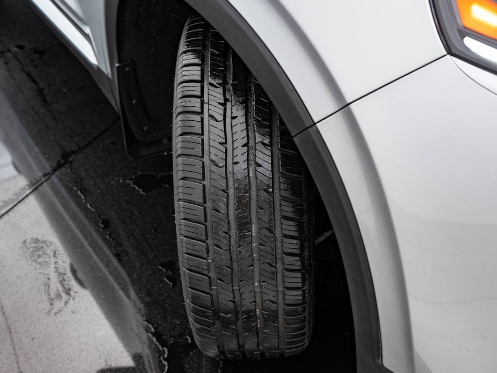 Used 2020 Shimmering Silver Pearl Hyundai SEL image 54