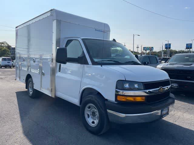 2025 Chevrolet Express Cutaway