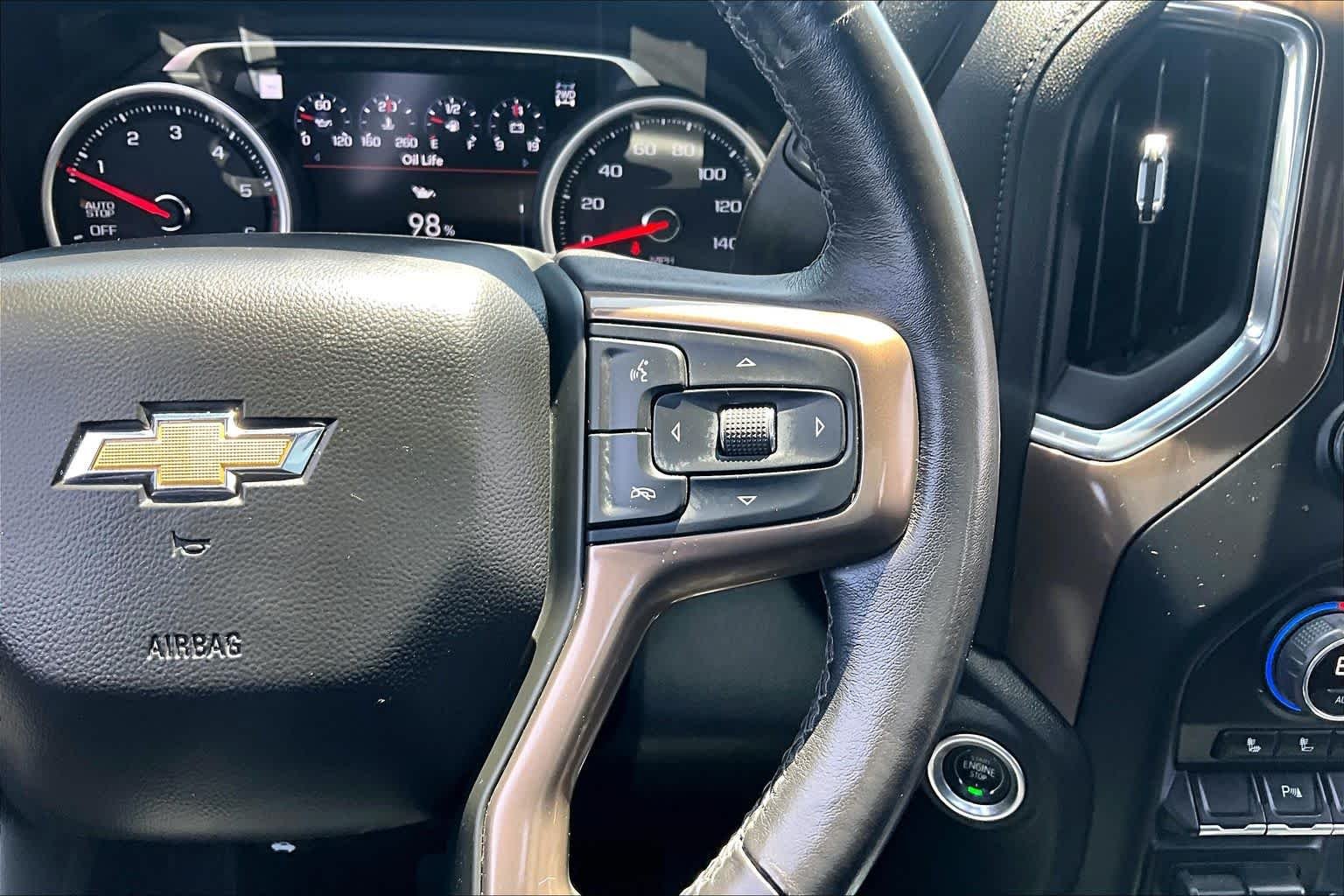 Used 2022 Iridescent Pearl Tricoat Chevrolet High Country image 25