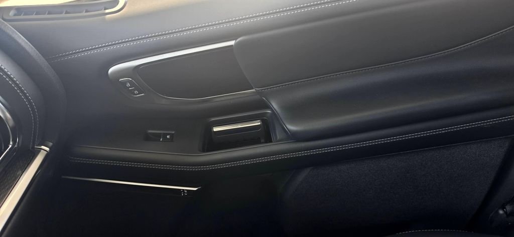 New 2026 Star White Metallic Tri-Coat Ford MAX Platinum® image 37