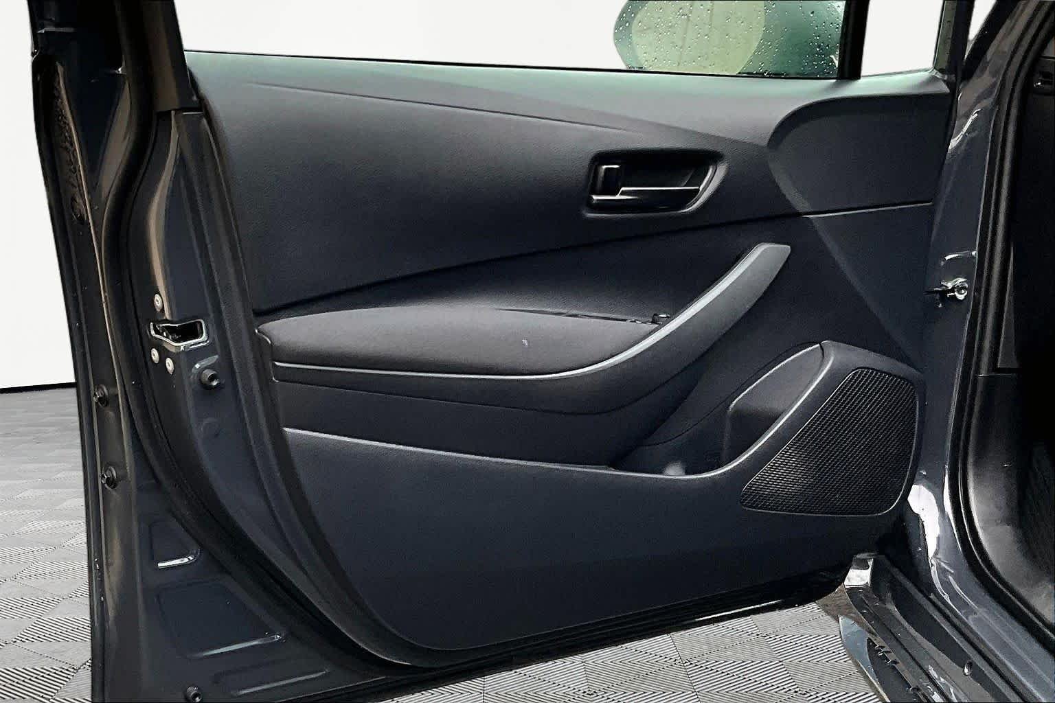 Used 2025 Underground Toyota LE image 22