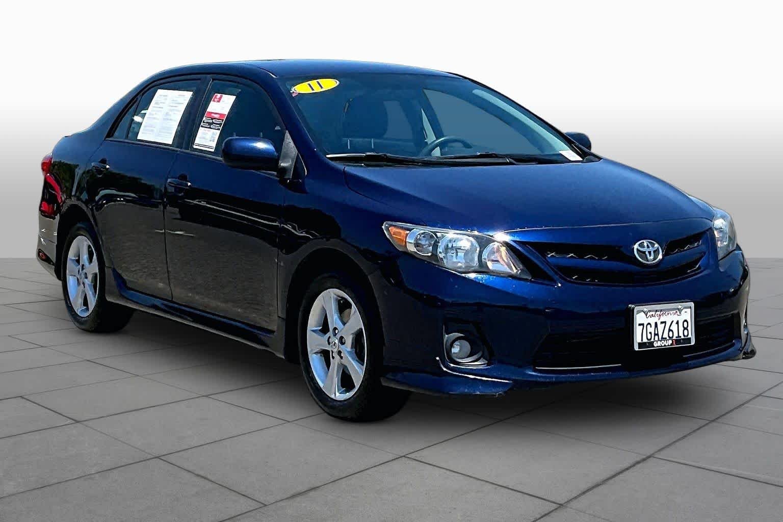 Used 2011 Nautical Blue Metallic Toyota LE image 2