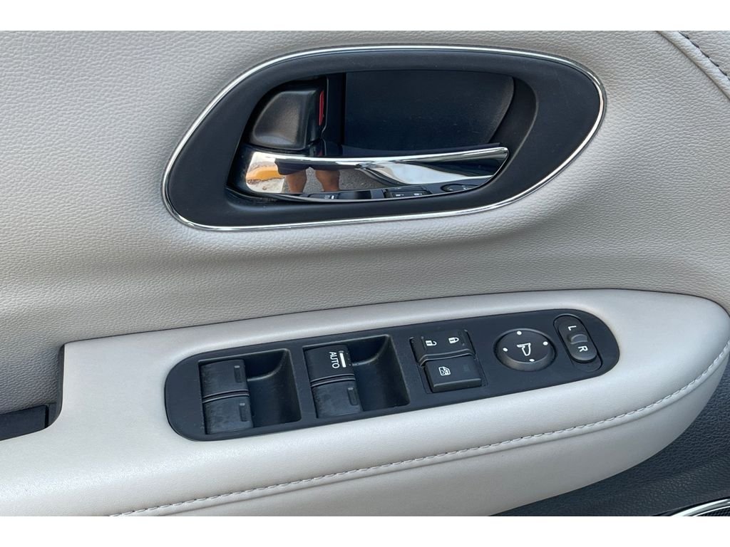 Used 2018 White Orchid Pearl Honda EX-L Navi image 13