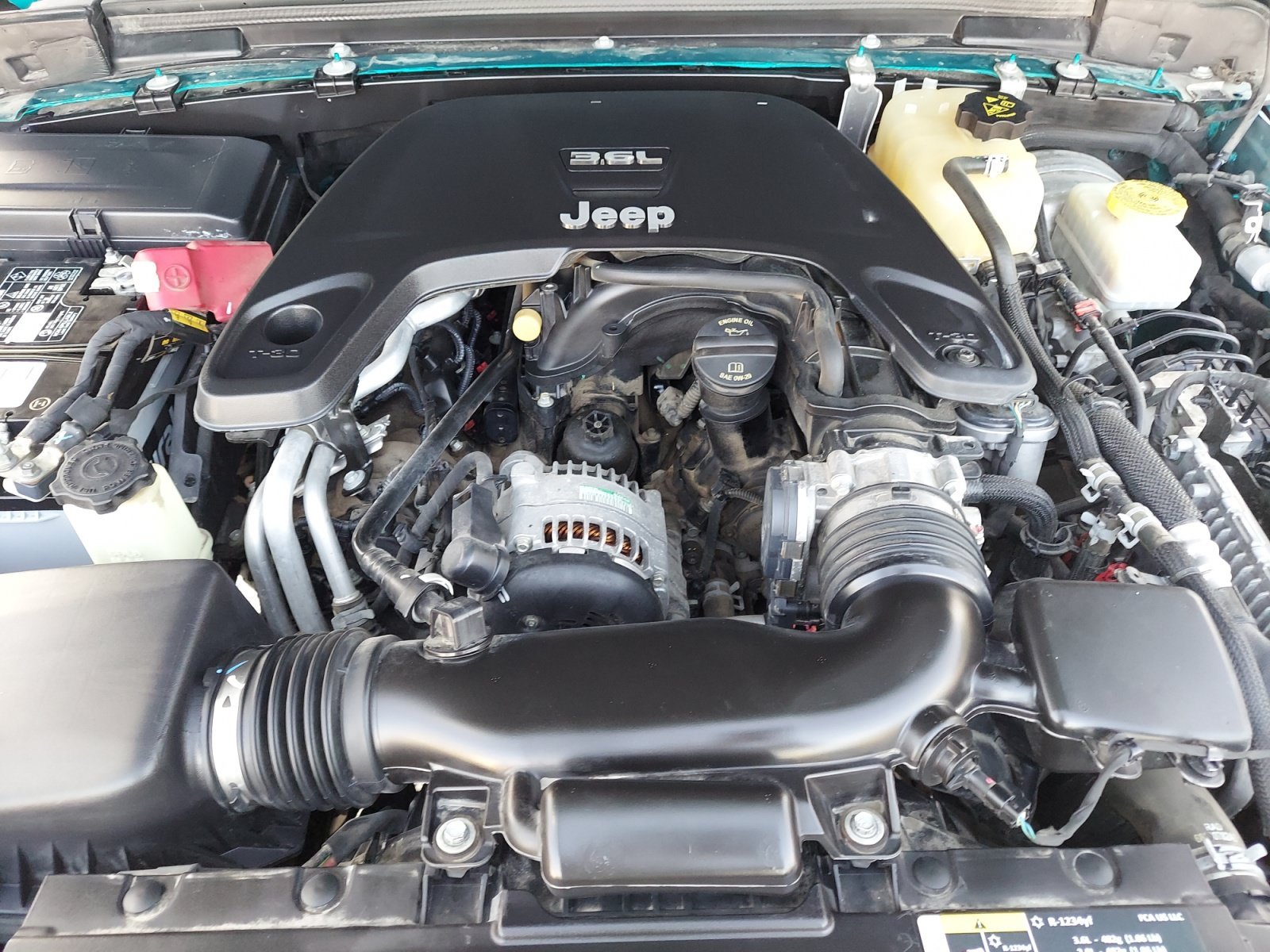 Used 2020 Bikini Pearlcoat Jeep Sport S image 29