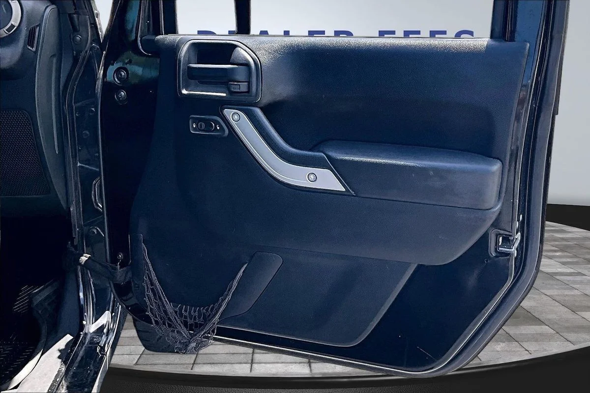 Used 2012  Jeep Sport image 27