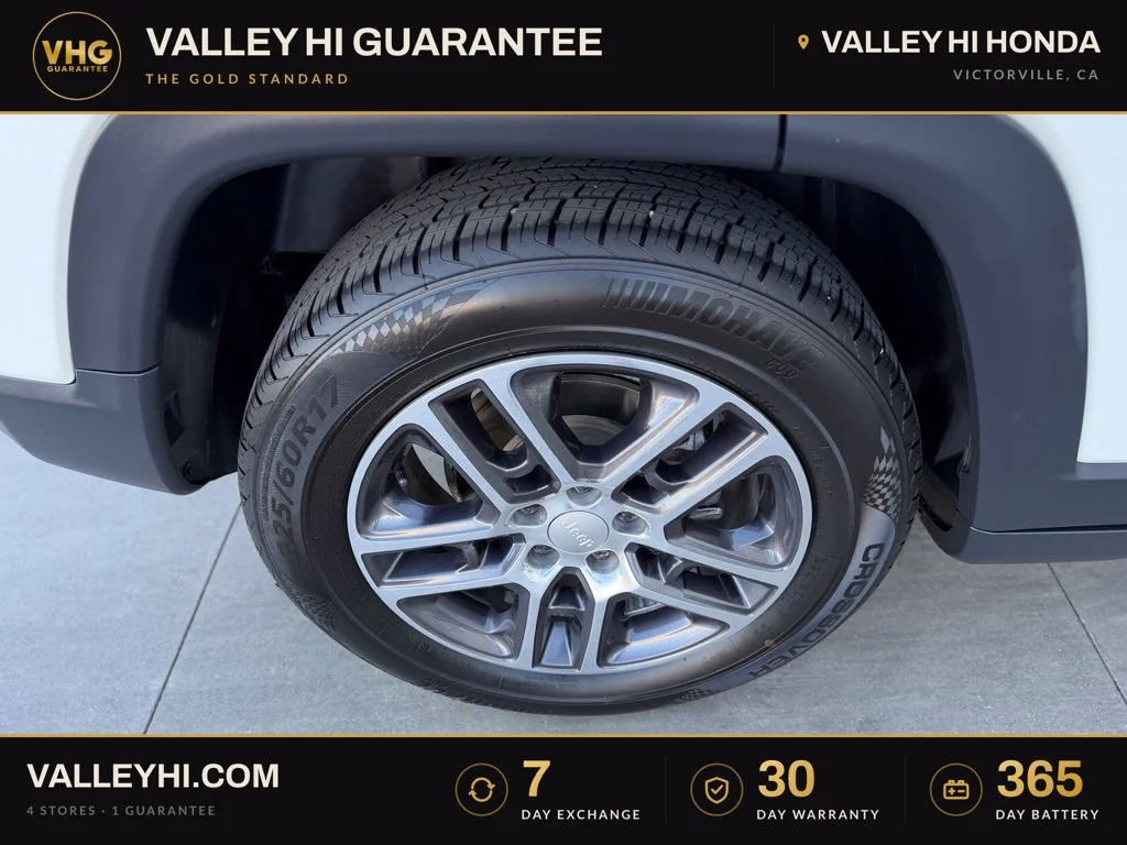 Used 2019 White Jeep Latitude image 13