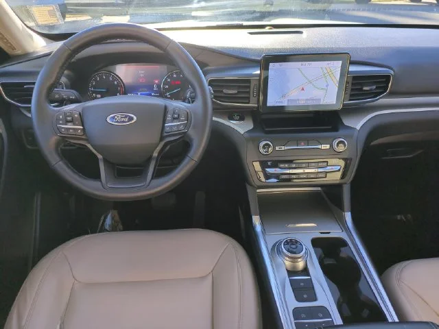 Used 2020 White Ford XLT image 29