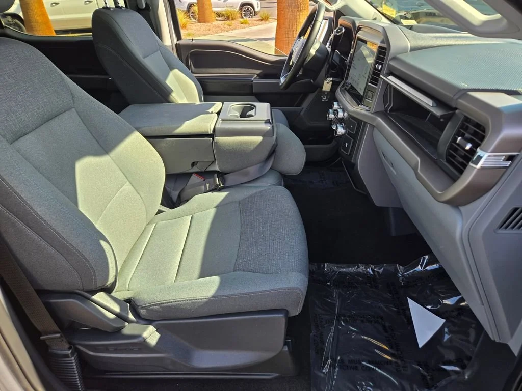 Used 2025 Iconic Silver Met Ford XLT image 15
