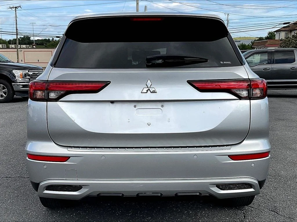 Certified Used 2022 Alloy Silver Metallic Mitsubishi  image 13