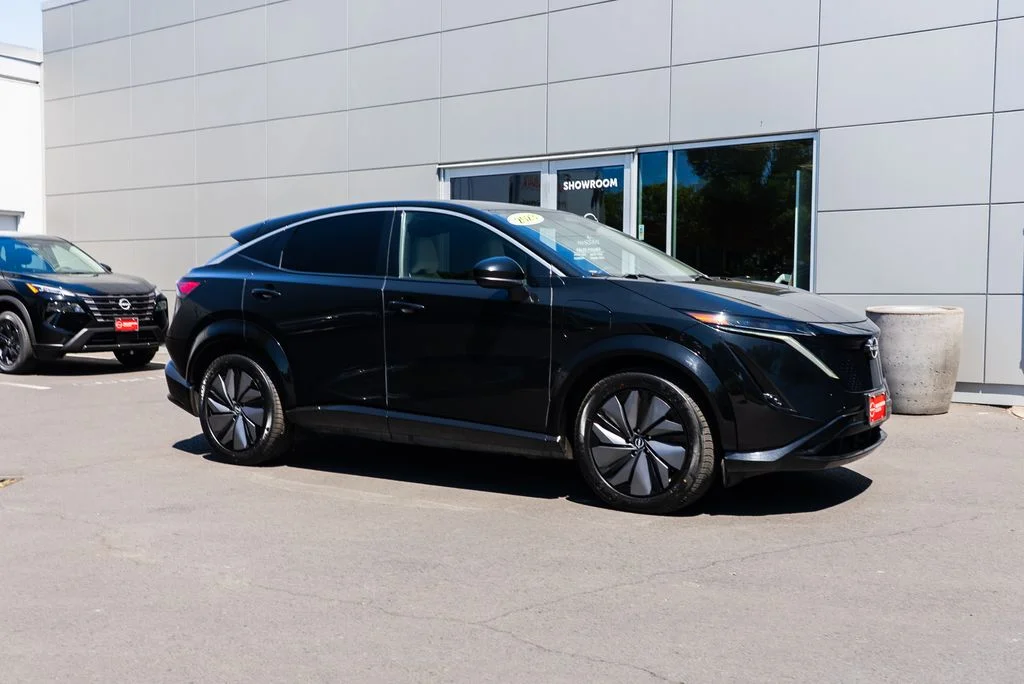 Used 2023 Black Nissan ENGAGE image 28