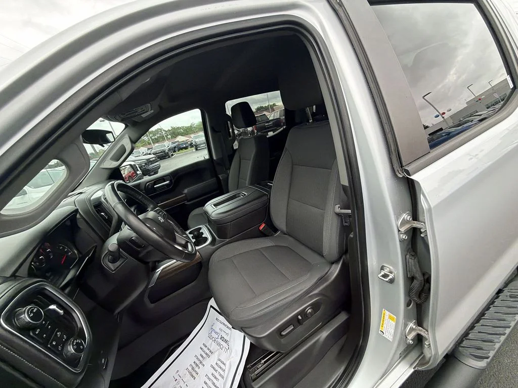 Used 2020 Silver Chevrolet RST image 17