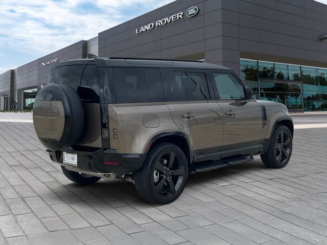 Certified Used 2026 Gondwana Stone Metallic Land Rover X-Dynamic SE image 5