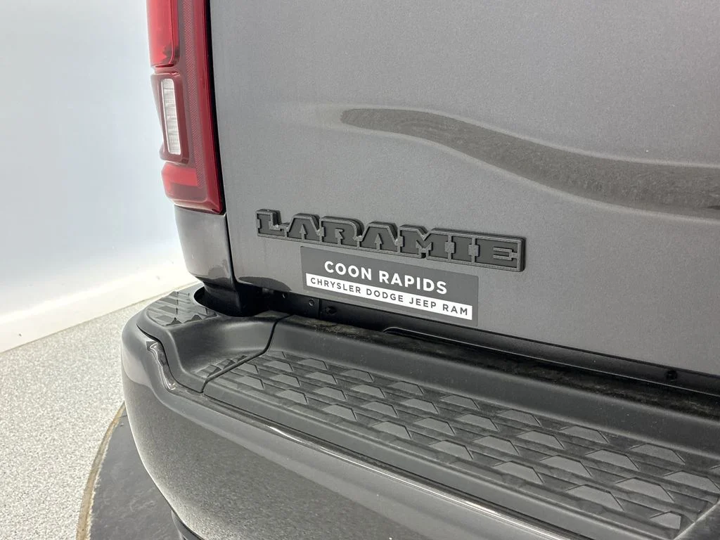 New 2026 Granite Crystal Metallic Clear-Coat Exterior Paint Ram Laramie image 10