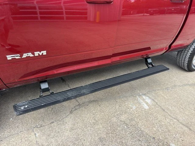 New 2026 Molten Red Pearl-Coat Exterior Paint RAM Laramie image 15