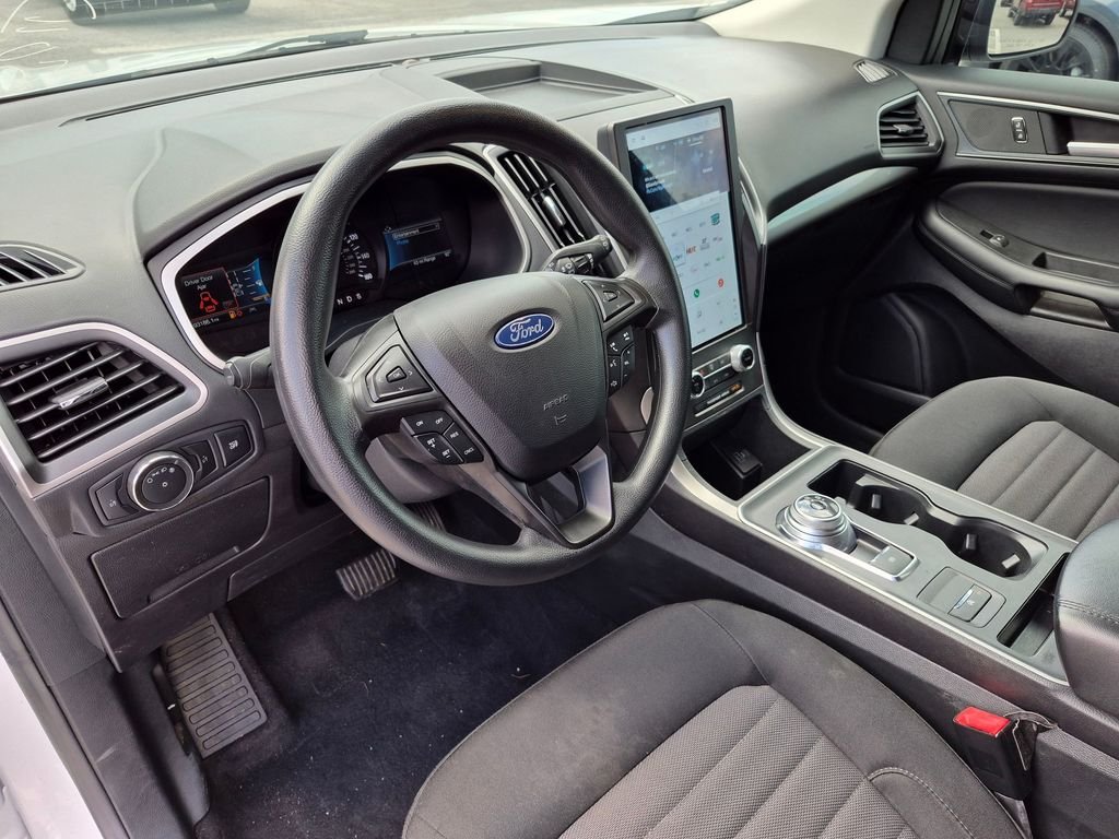 Used 2021 White Ford SE image 31