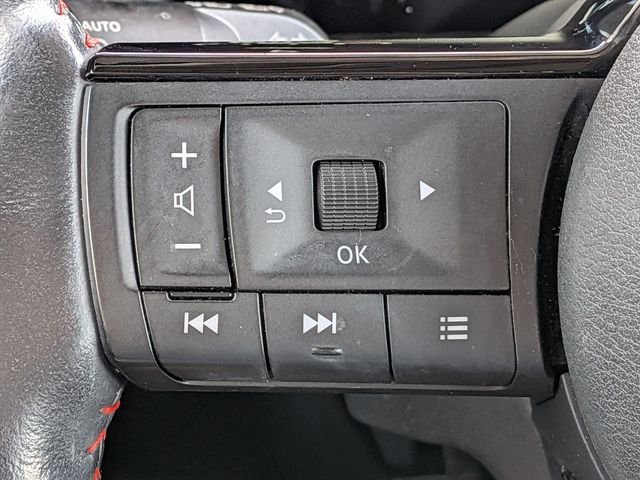 Used 2025 White Nissan SR image 26