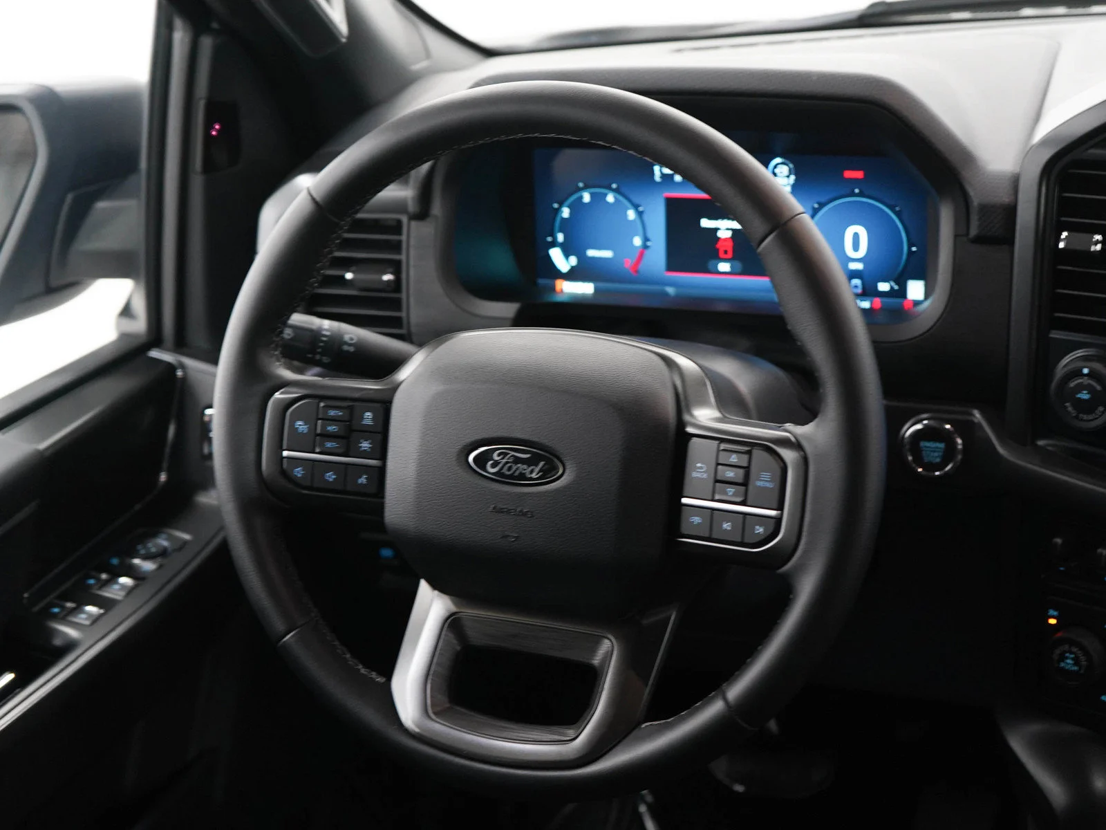 Used 2024 Avalanche Ford XLT image 14