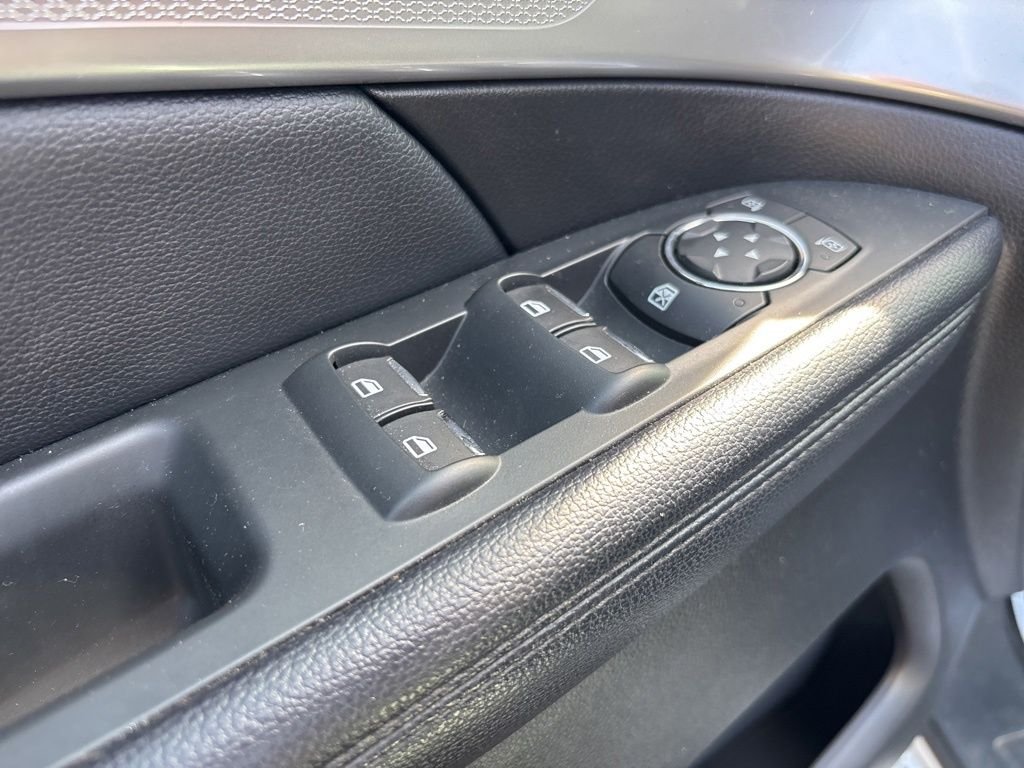Used 2017 Silver Ford XLT image 12
