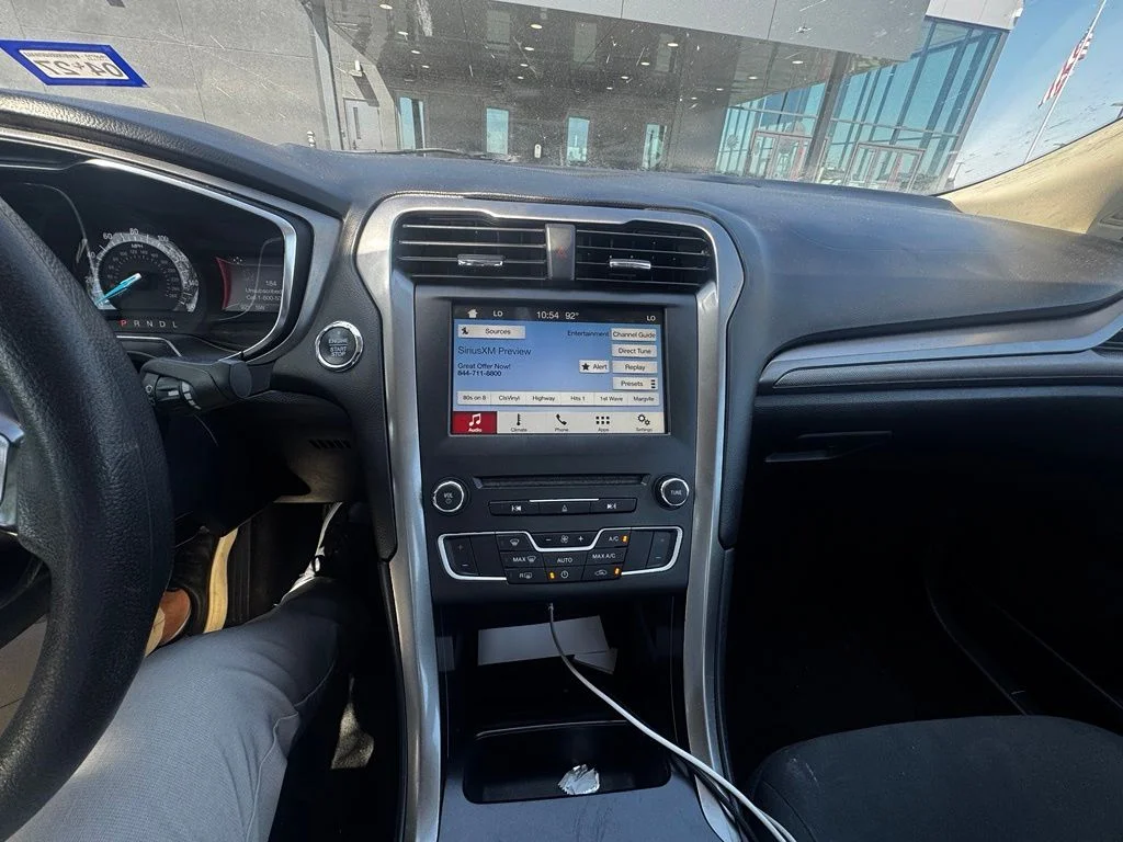 Used 2017 Silver Ford SE image 9