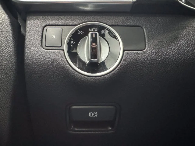 Used 2018 Polar White Mercedes-Benz GLE 350 image 37