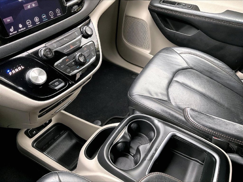 Used 2019 Black Chrysler Touring L Plus image 21