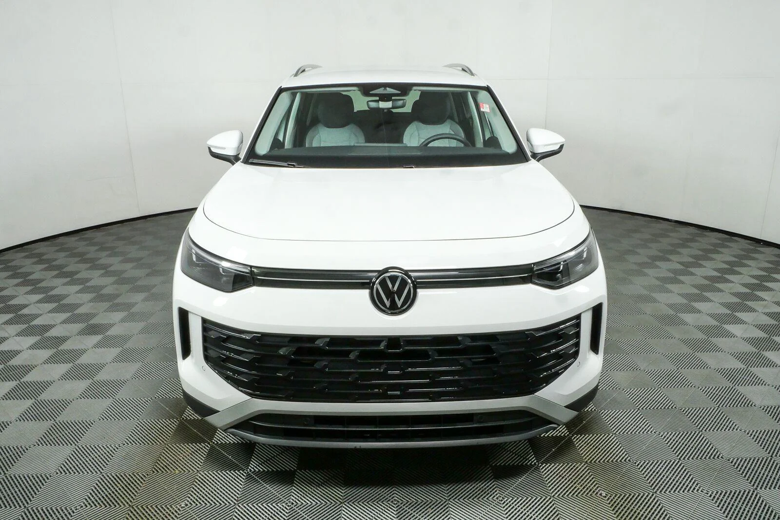 Certified Used 2025 Pure White Volkswagen S image 26