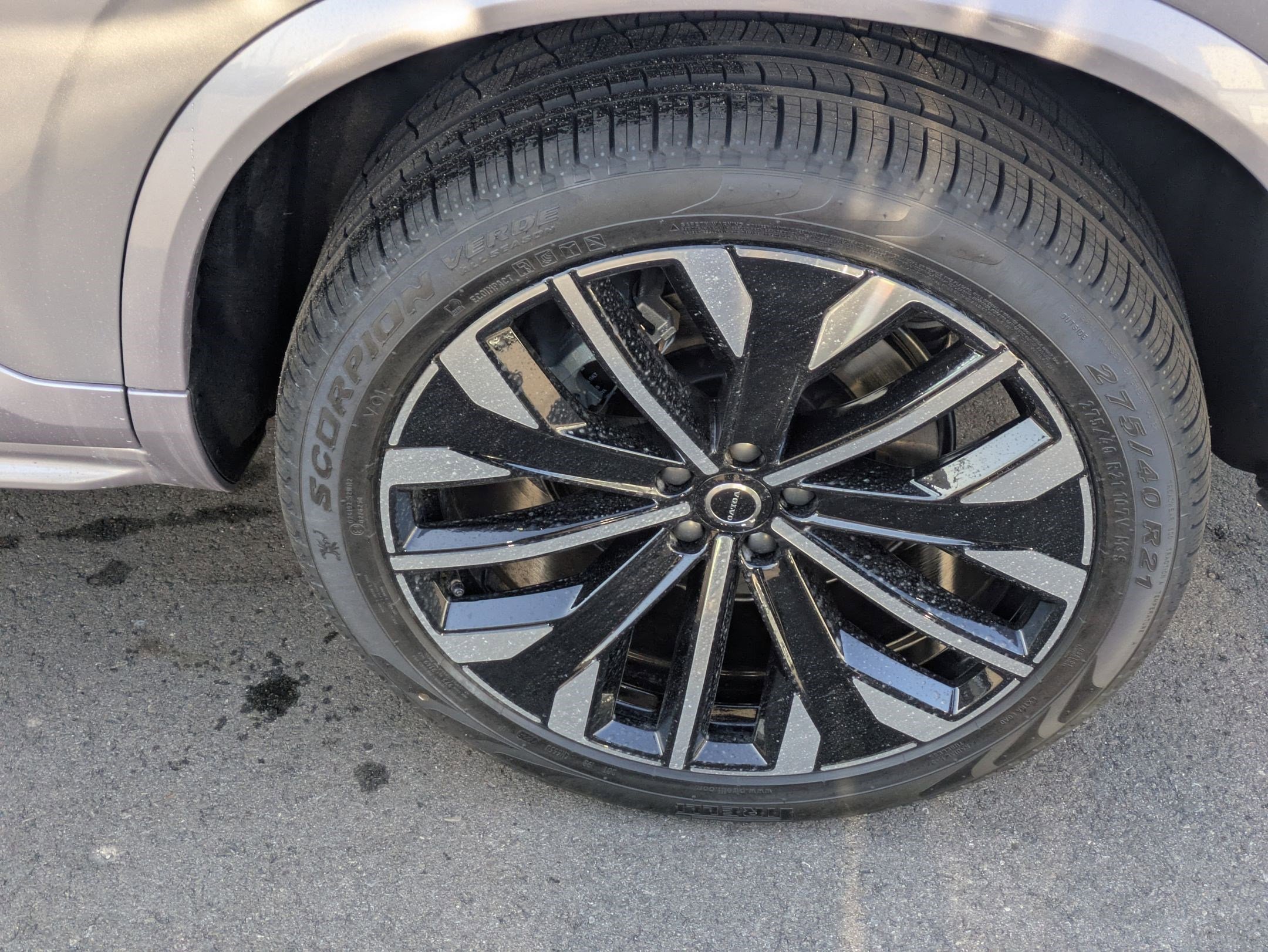 2026 Volvo XC90 Plus - Photo 18