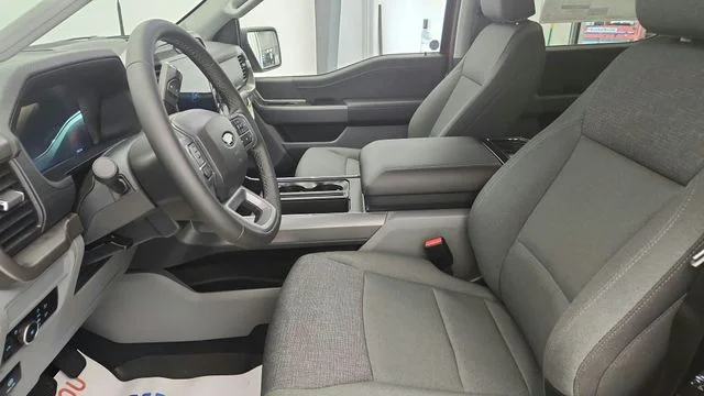 New 2026 Ruby Red Metallic Tinted Clearcoat Ford XLT image 34