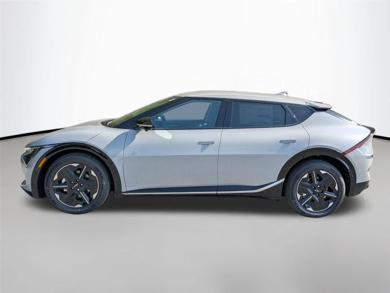 2025 Kia EV6 Wind - Photo 10