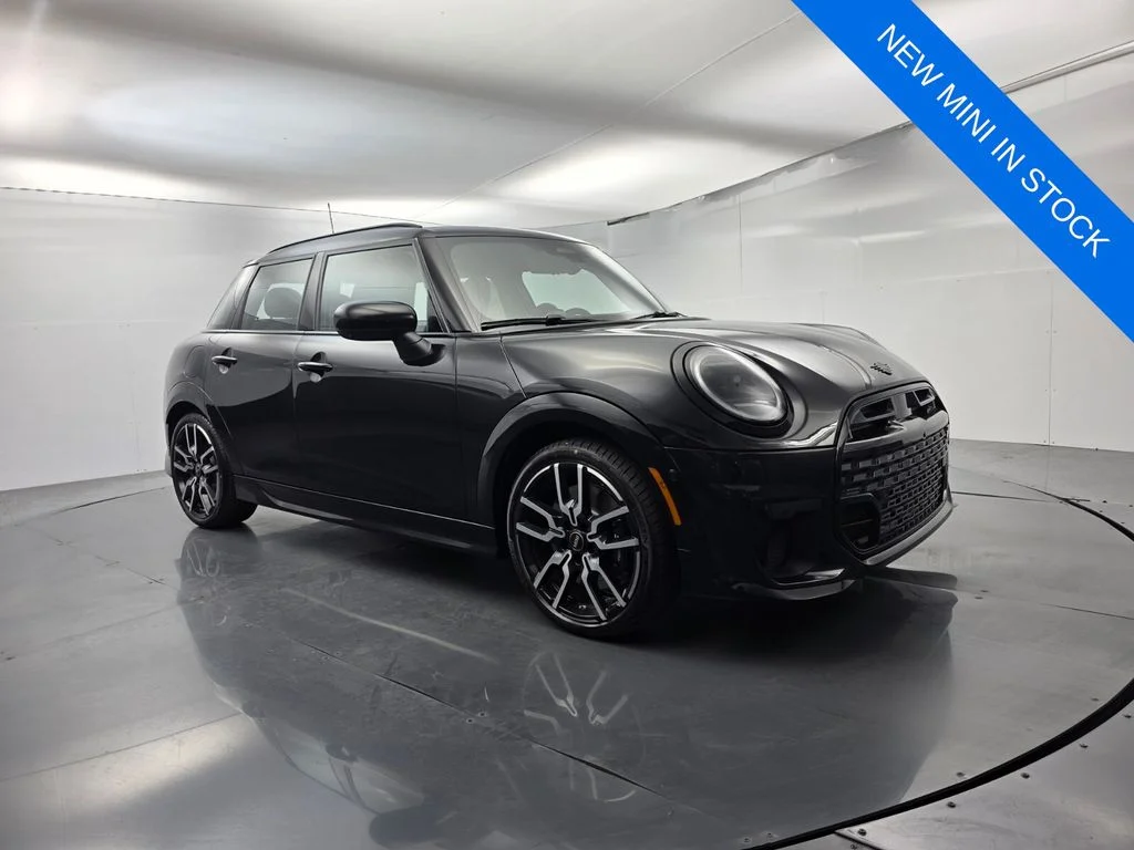 2026 MINI Hardtop Cooper S's photo