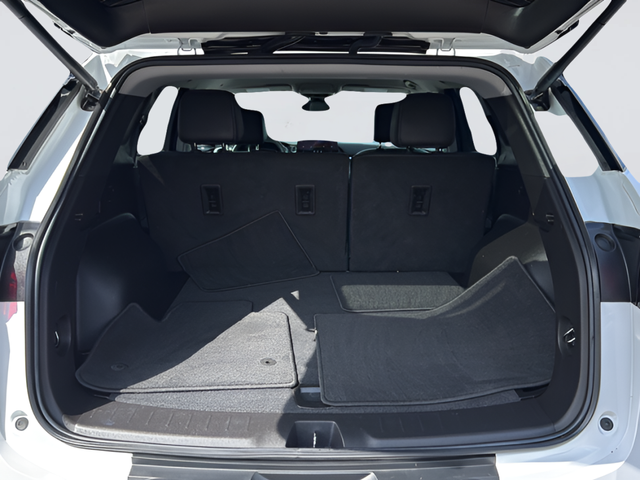 Used 2024 White Chevrolet LT image 11