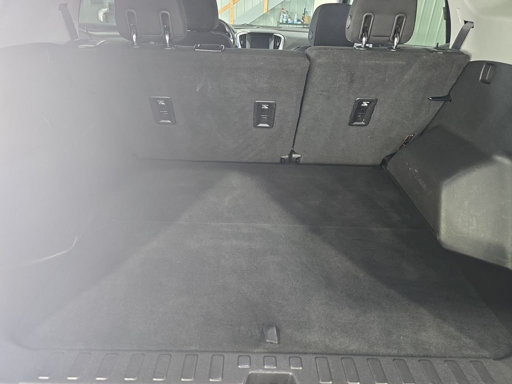 Used 2018 Gray GMC SLE image 22