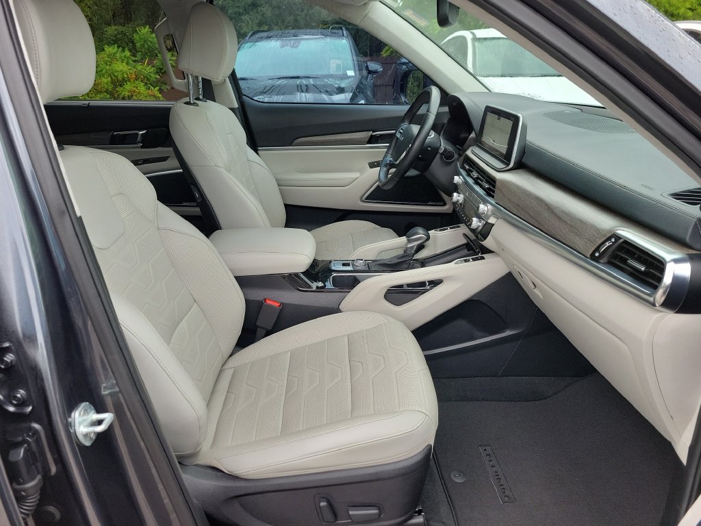 Certified Used 2022 Gravity Gray Kia SX image 8