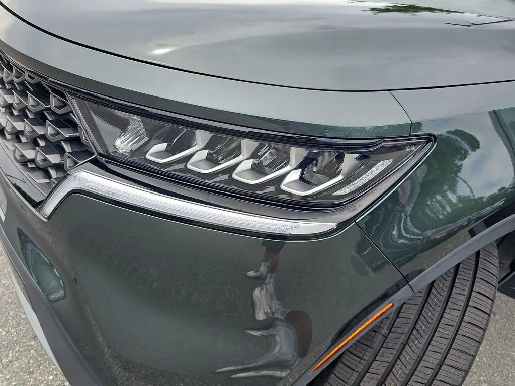 Used 2022 Green Kia X-Line EX image 30