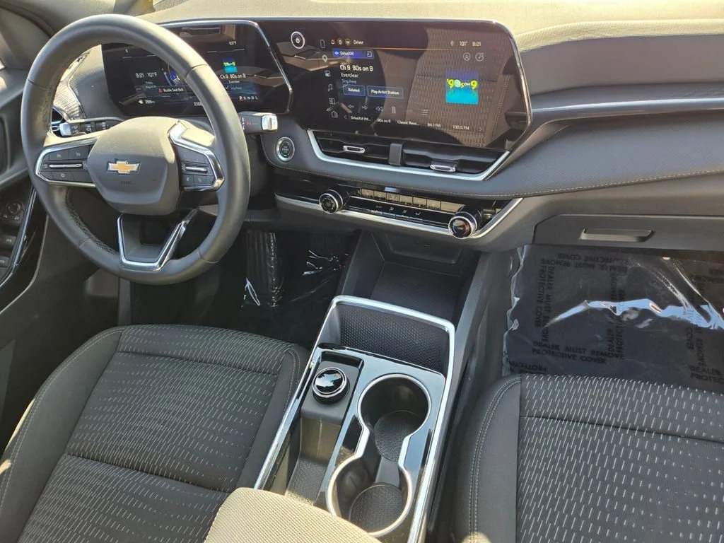 Used 2026 Summit White Chevrolet LT image 16