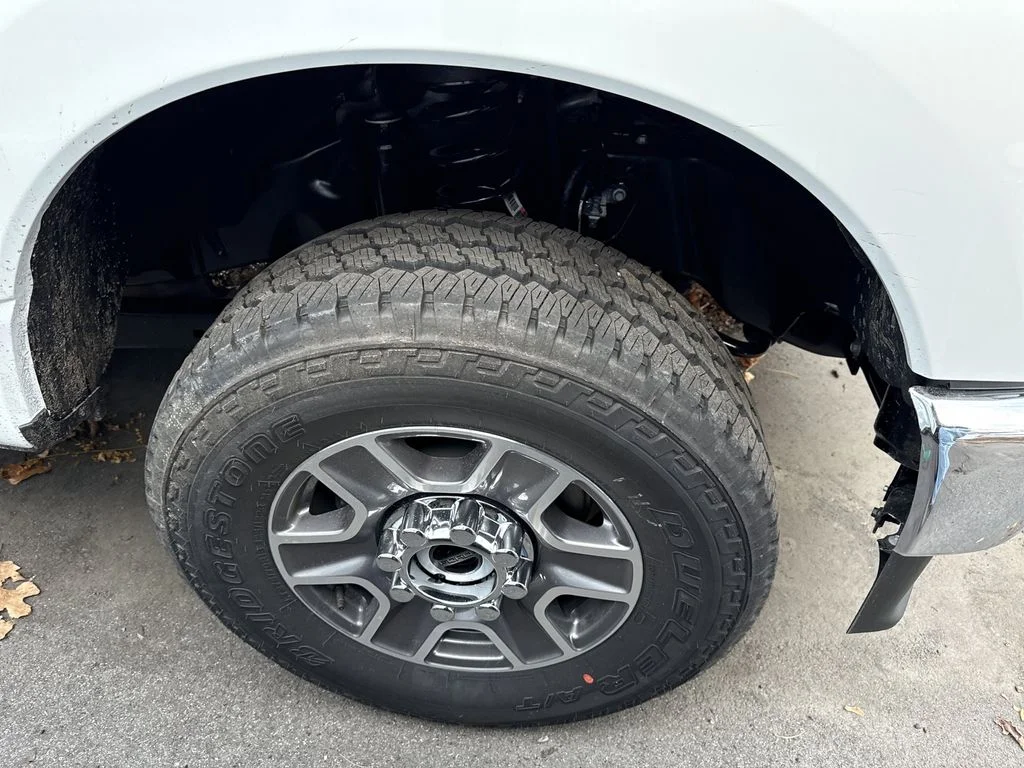 New 2025 White Ford XLT image 7