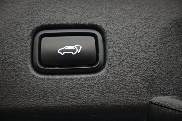 Used 2024 Gray Hyundai SEL image 12