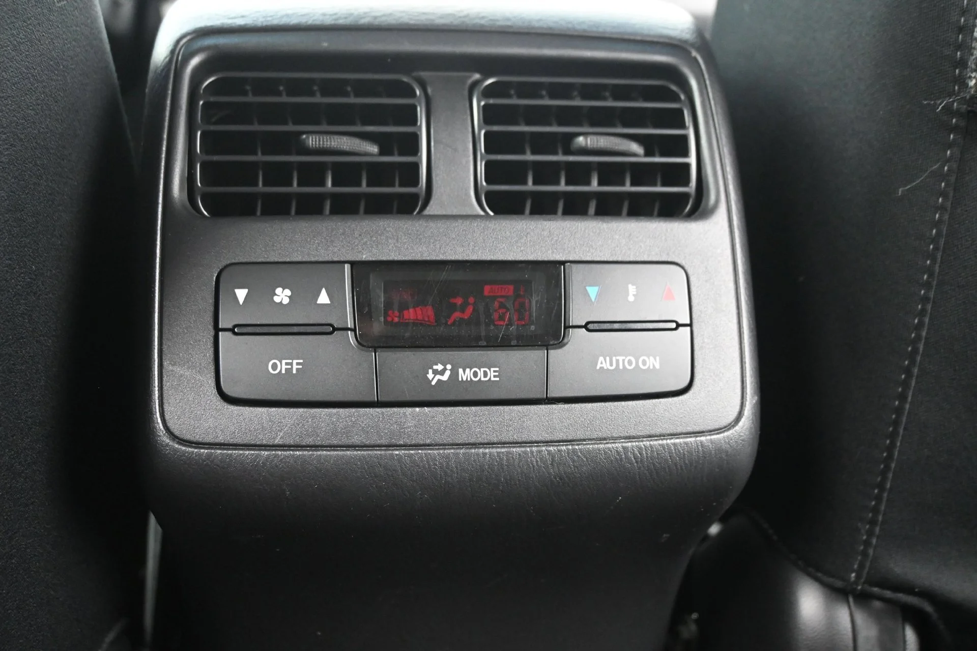 Used 2011 Brilliant Black Clearcoat Mazda Sport image 18