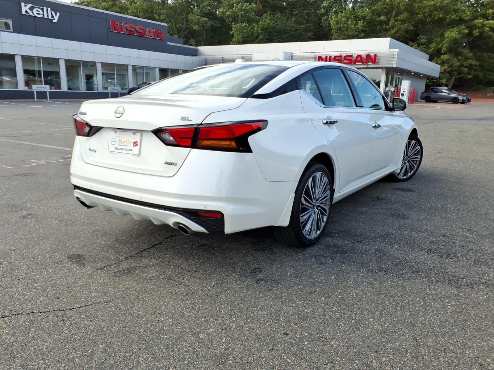 Certified Used 2024 Pearl White Tricoat Nissan 2.5 SL image 5