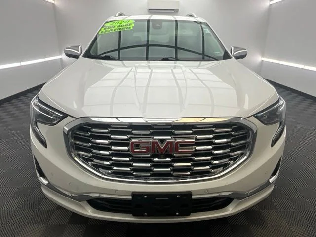 Used 2020 White GMC Denali image 2