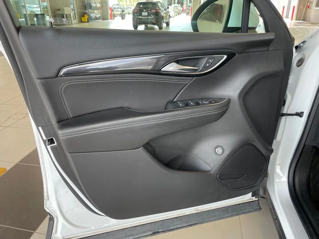 Used 2021 White Buick Preferred image 9