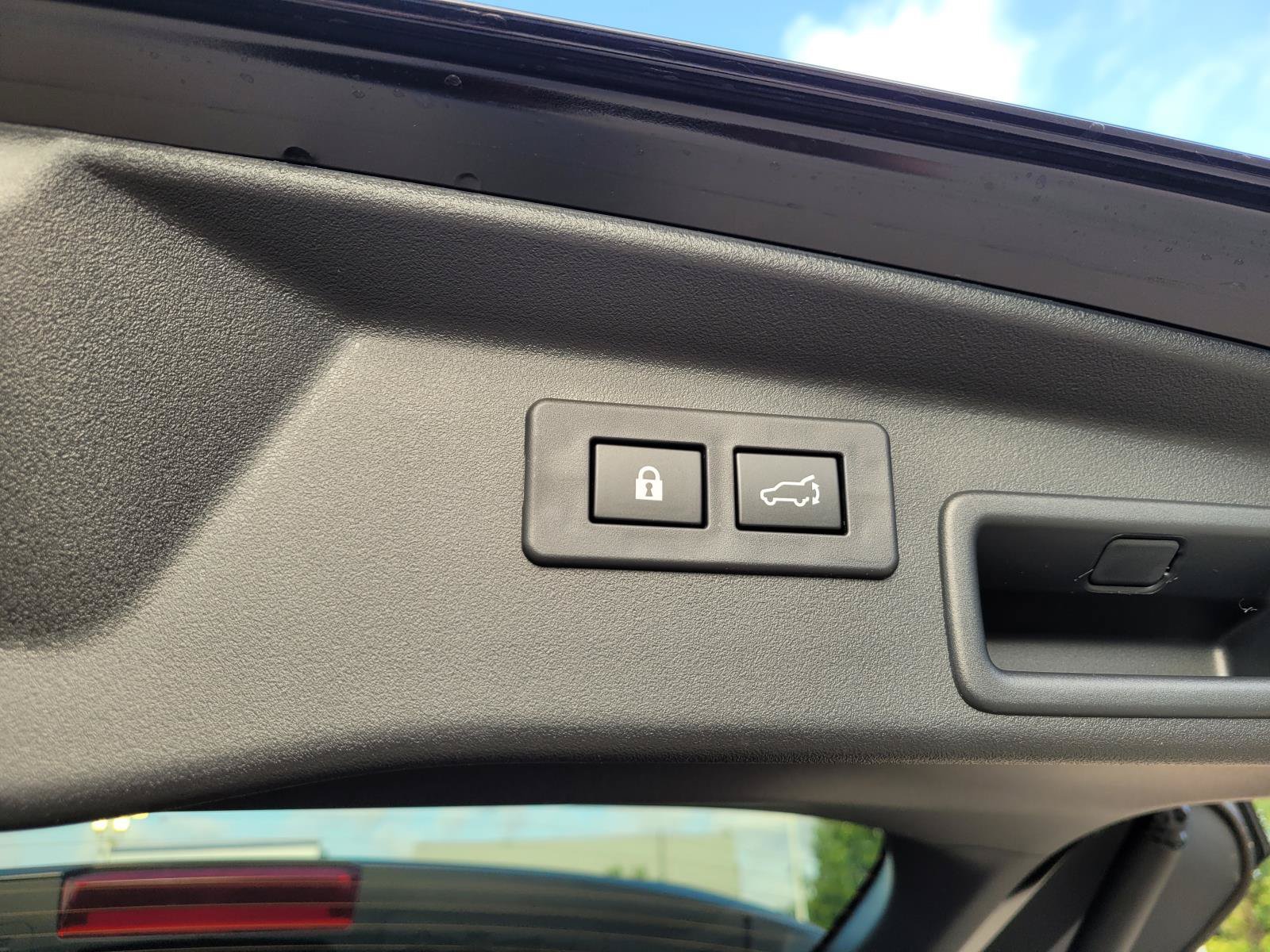 New 2026 CRYSTAL BLACK SILICA Subaru Premium image 19