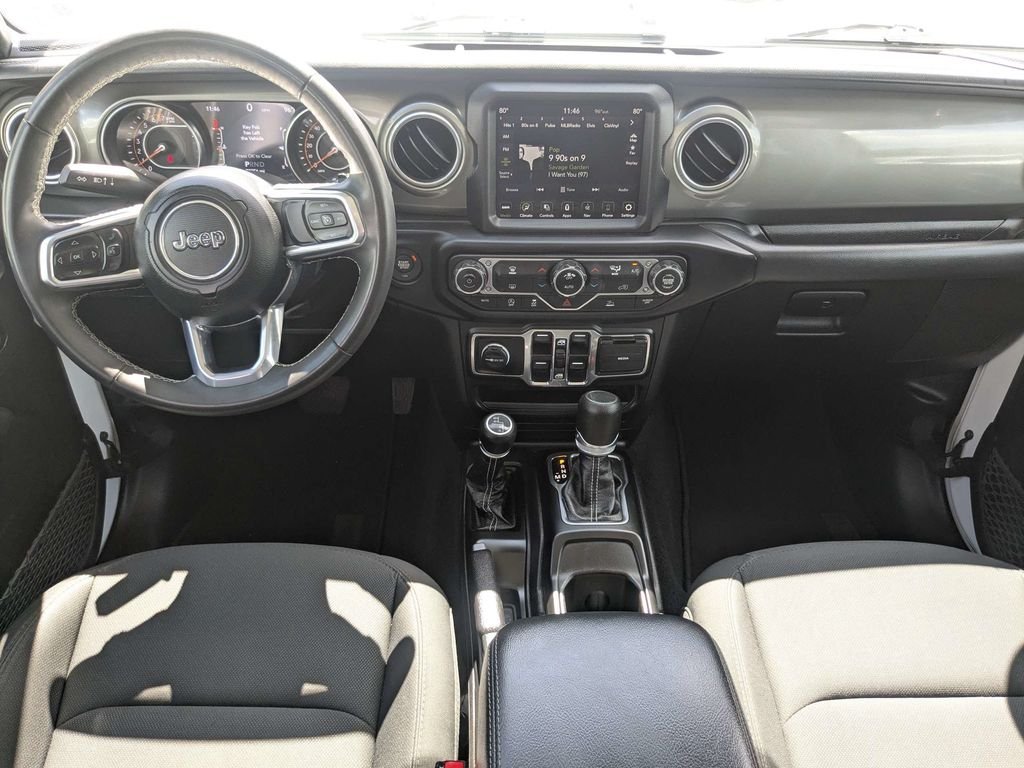 Used 2023 White/off-white Jeep Sahara image 14