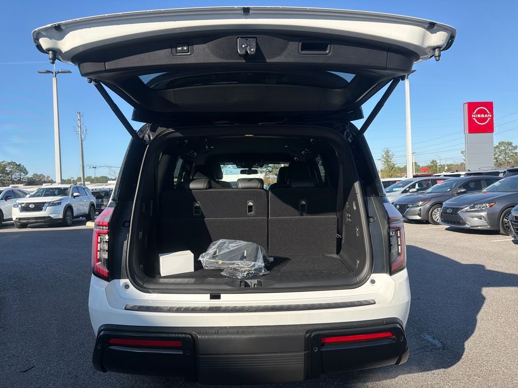 New 2026 White Nissan PRO-4X image 9